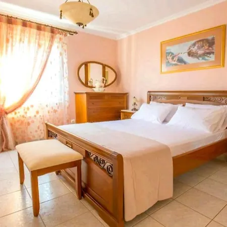 فيلة Estia Sea View *